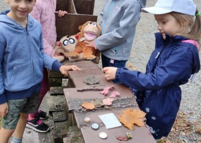 Kinder gestalten Herbstbilder